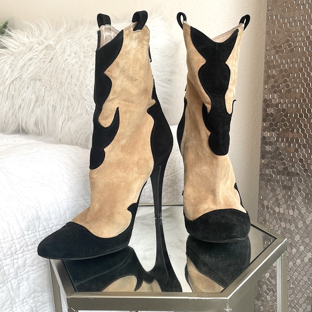 Heeled boots